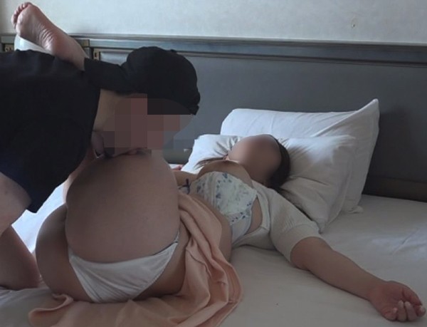 016DHT-0839 [It’s Okay Because You’re Not My Real Mother] Don’t Be So Shy! [Adventure Of A Recluse] I Had Sex With My Mother-In-Law, A Former Bimbo Gal, Who Was Worried About Me Playing Online Games All The Time, And We Had Great Compatibility! [Daily Double-Digit Ejaculation Life Without Running Out Of Sperm With Rising Energy Vol-2]