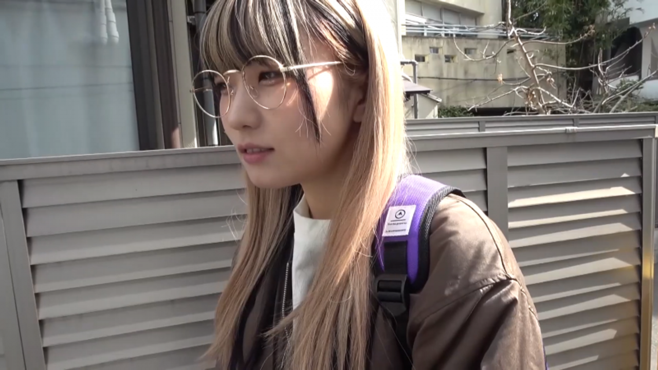 FC2PPV 4813103 <amateur individual shooting> A Cute-Looking Otaku Girl! She Seems Interested In AV, So We Went To A Love Hotel Together And Had Raw Sex And Creampie!! [cen]